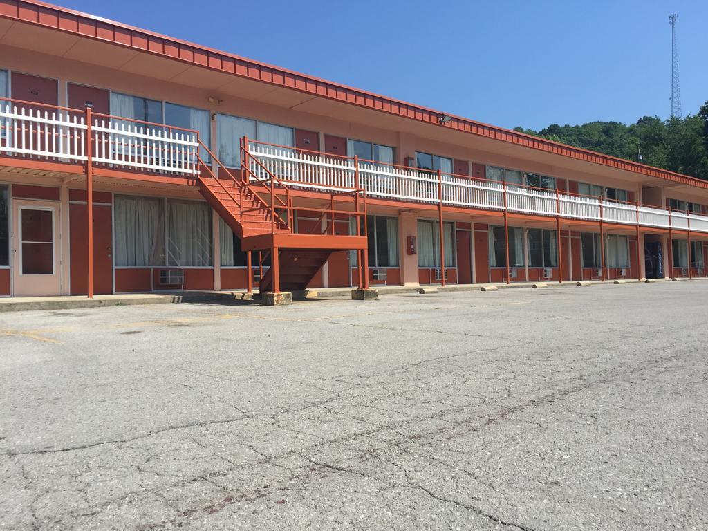 Daniel Boone Motor Inn Pikeville Exterior photo