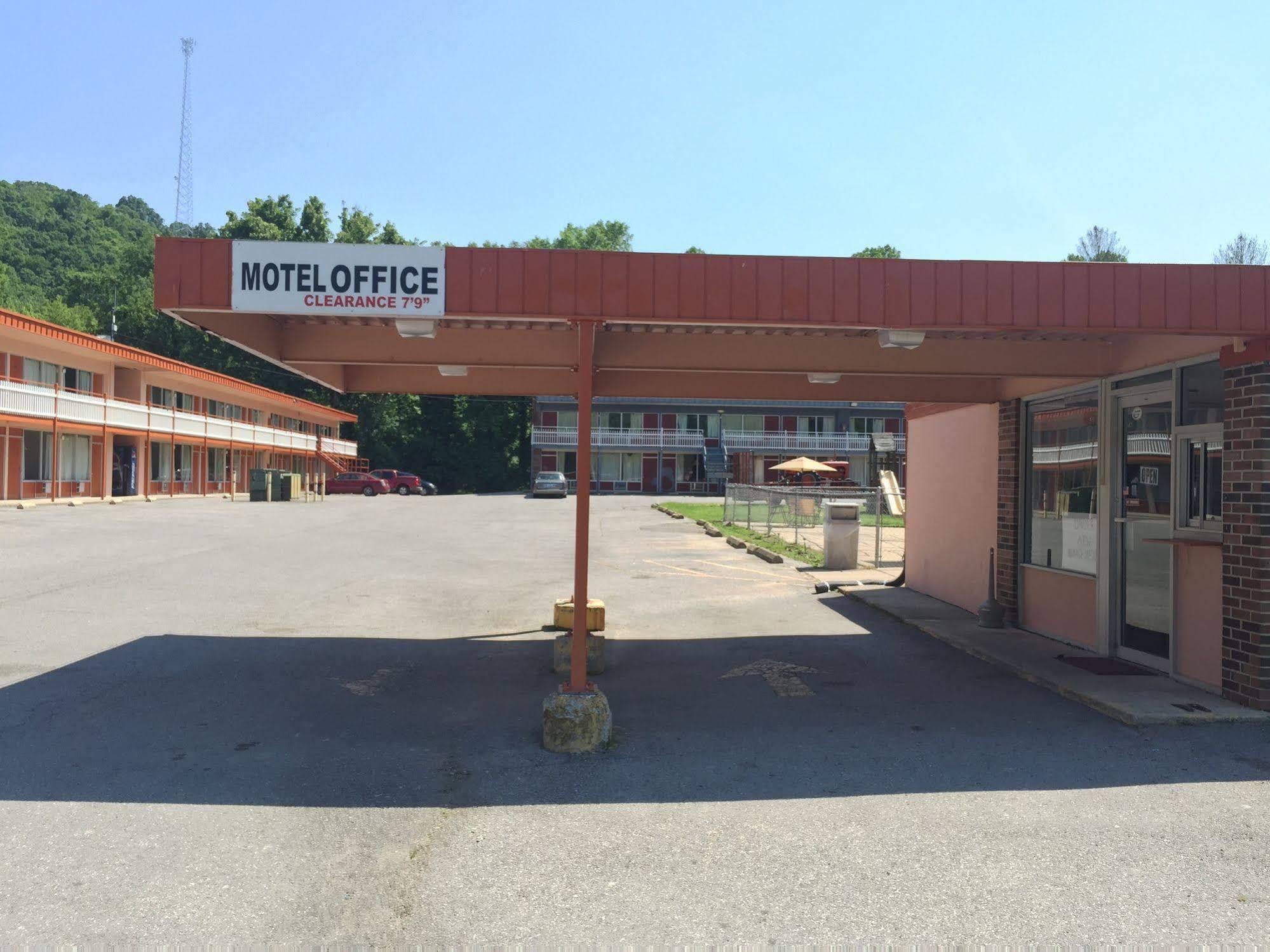 Daniel Boone Motor Inn Pikeville Exterior photo